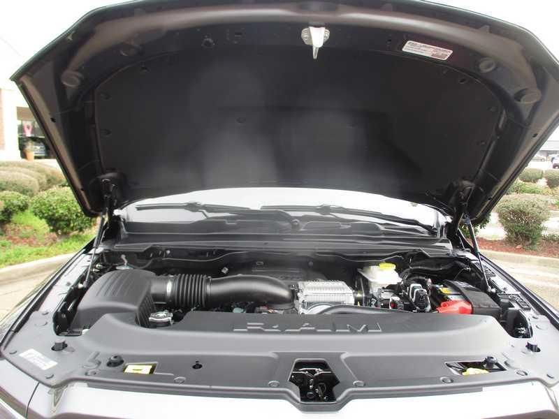 RAM 1500 Laramie Crew Cab SWB 4WD 2026