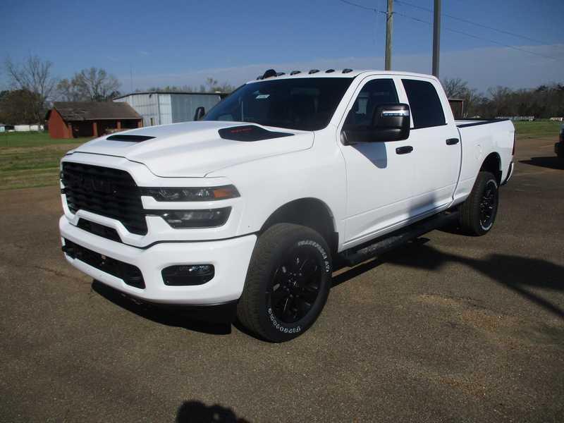 RAM 2500 Tradesman Crew Cab SWB 4WD 2026