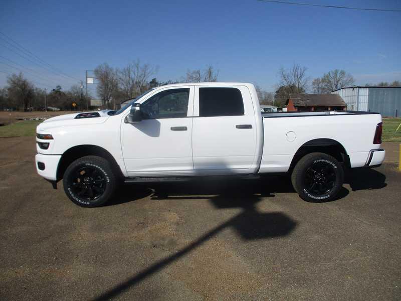RAM 2500 Tradesman Crew Cab SWB 4WD 2026