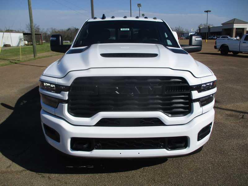 RAM 2500 Tradesman Crew Cab SWB 4WD 2026