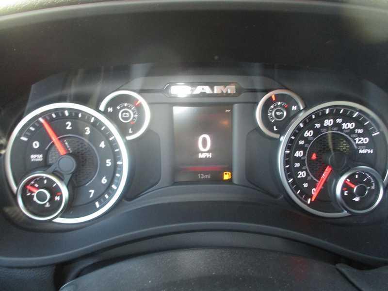 RAM 2500 Tradesman Crew Cab SWB 4WD 2026