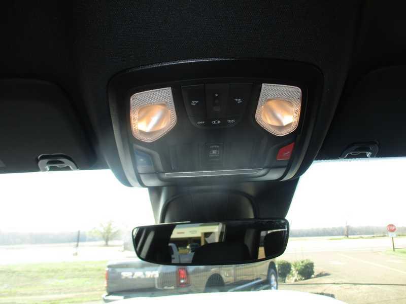 RAM 2500 Tradesman Crew Cab SWB 4WD 2026