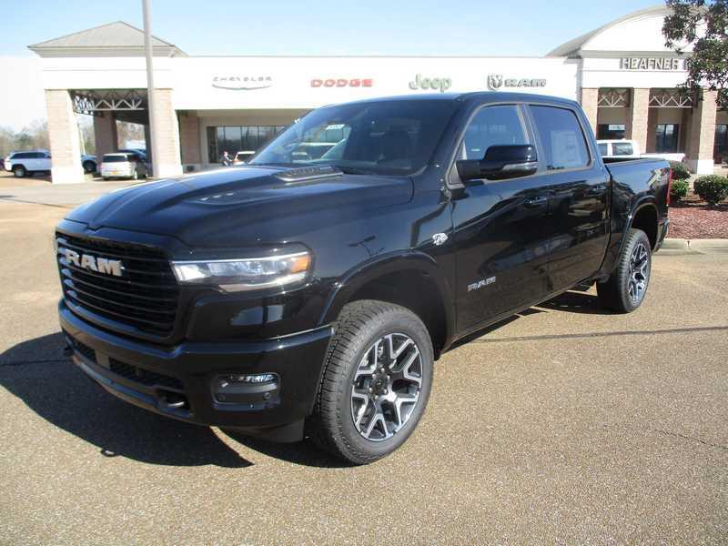 RAM 1500 Laramie Crew Cab SWB 4WD 2026