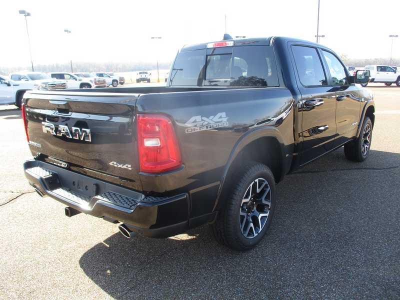 RAM 1500 Laramie Crew Cab SWB 4WD 2026