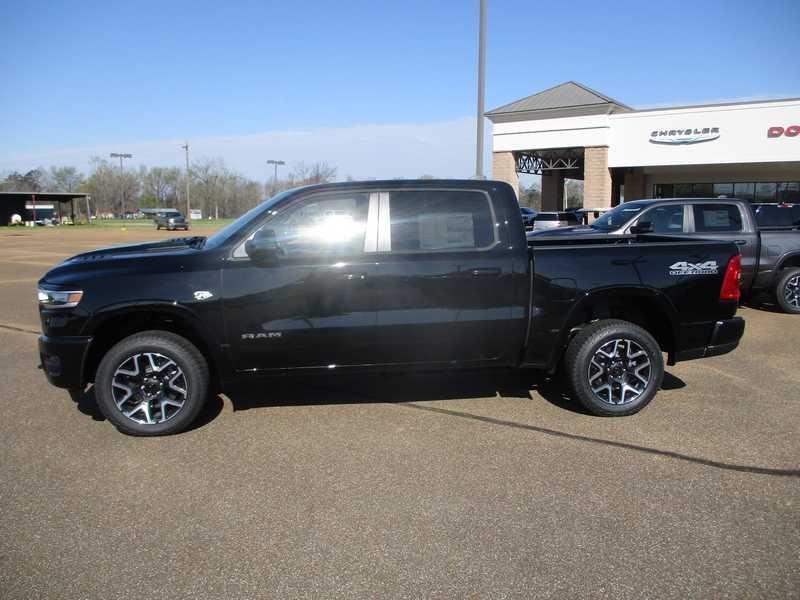 RAM 1500 Laramie Crew Cab SWB 4WD 2026