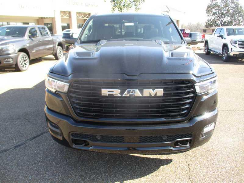 RAM 1500 Laramie Crew Cab SWB 4WD 2026