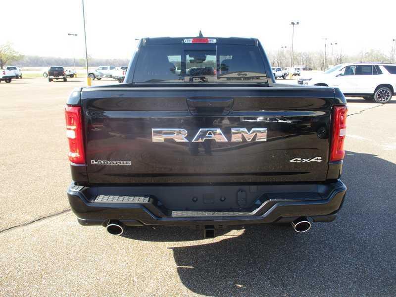 RAM 1500 Laramie Crew Cab SWB 4WD 2026