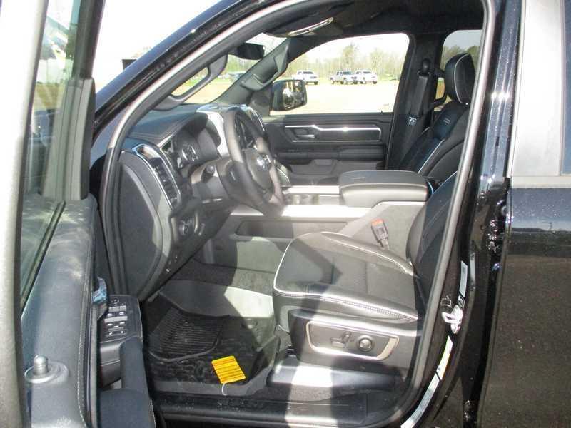 RAM 1500 Laramie Crew Cab SWB 4WD 2026