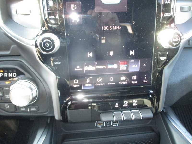 RAM 1500 Laramie Crew Cab SWB 4WD 2026