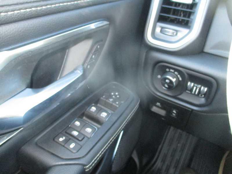 RAM 1500 Laramie Crew Cab SWB 4WD 2026