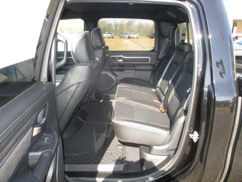 RAM 1500 Laramie Crew Cab SWB 4WD 2026