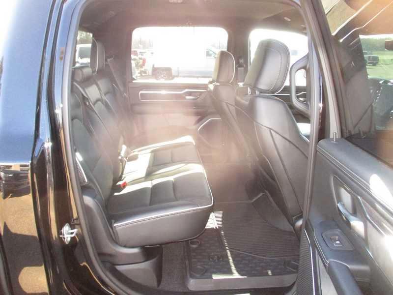 RAM 1500 Laramie Crew Cab SWB 4WD 2026