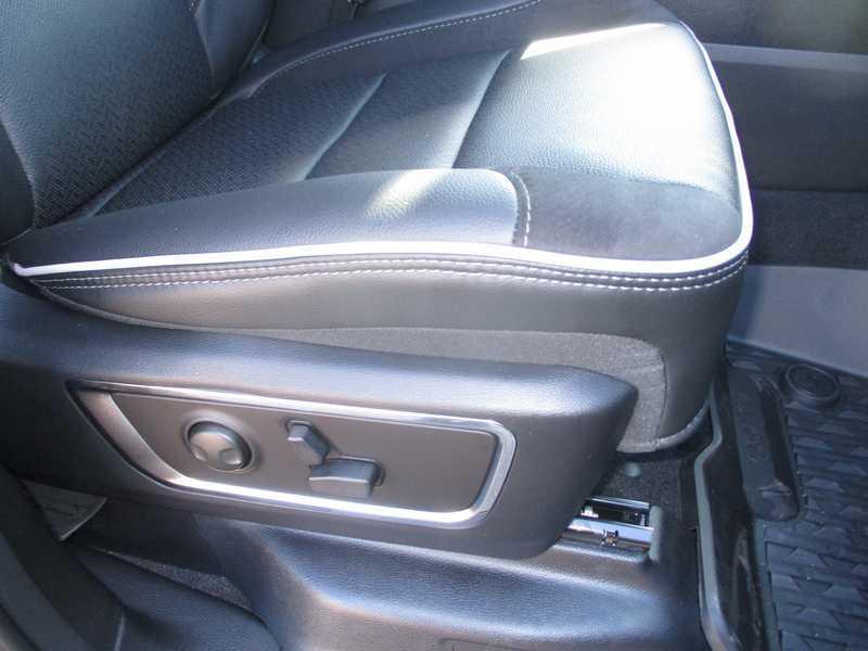 RAM 1500 Laramie Crew Cab SWB 4WD 2026