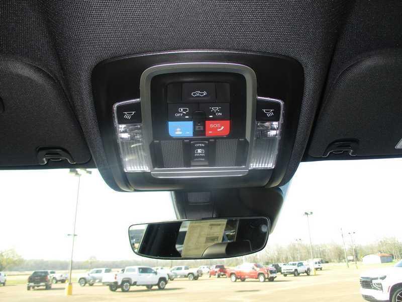 RAM 1500 Laramie Crew Cab SWB 4WD 2026