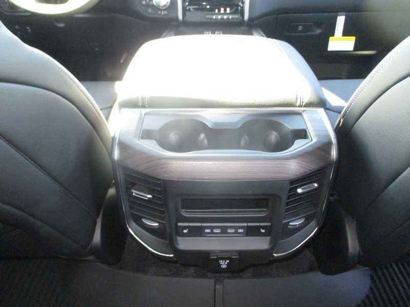 RAM 1500 Laramie Crew Cab SWB 4WD 2026