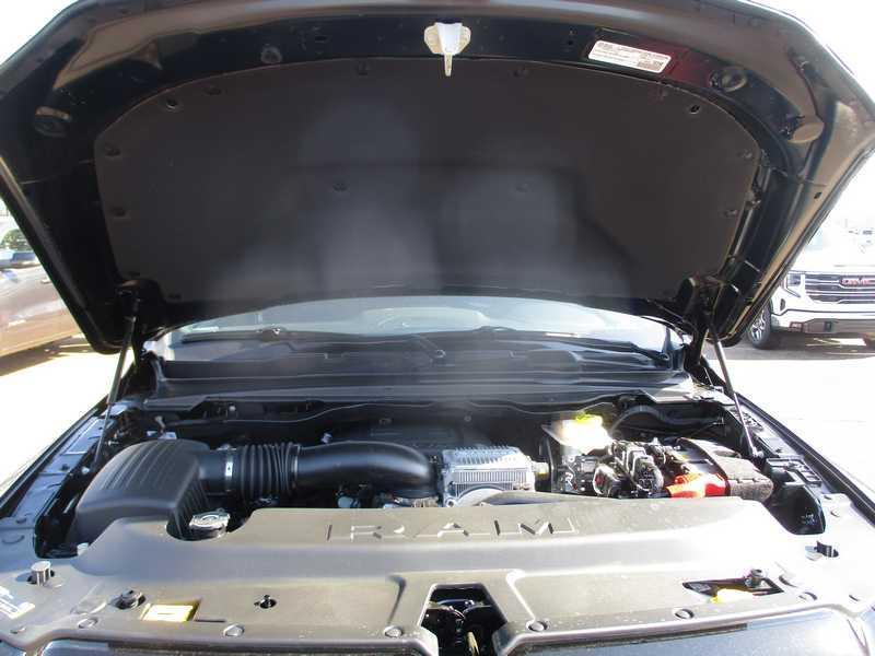 RAM 1500 Laramie Crew Cab SWB 4WD 2026