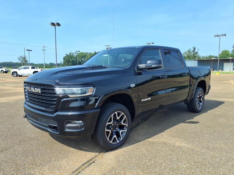 RAM 1500 Laramie Crew Cab SWB 4WD 2026