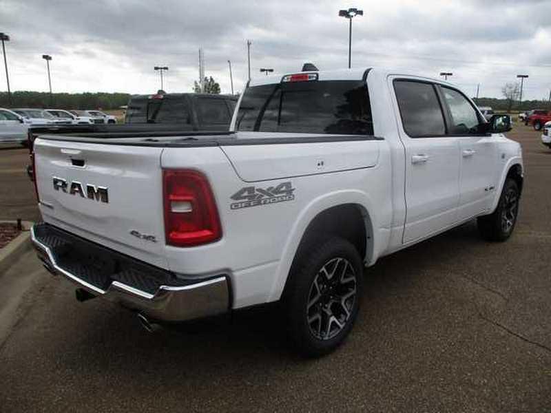 RAM 1500 Laramie Crew Cab SWB 4WD 2026