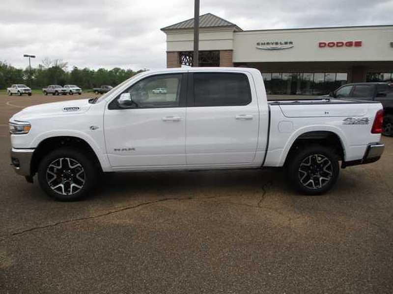 RAM 1500 Laramie Crew Cab SWB 4WD 2026