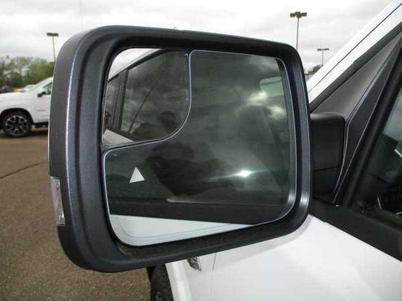 RAM 1500 Laramie Crew Cab SWB 4WD 2026