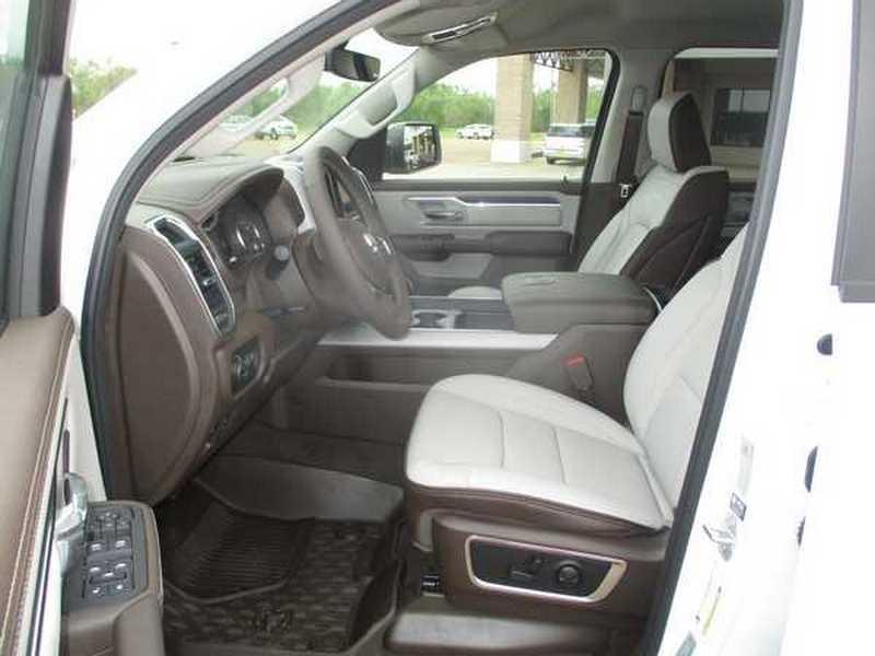 RAM 1500 Laramie Crew Cab SWB 4WD 2026