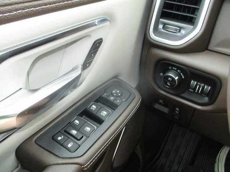 RAM 1500 Laramie Crew Cab SWB 4WD 2026