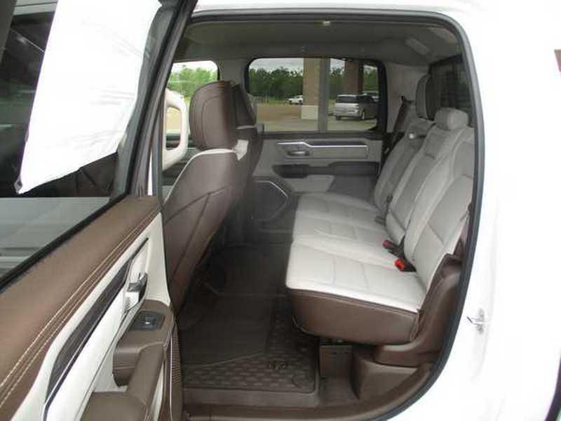 RAM 1500 Laramie Crew Cab SWB 4WD 2026