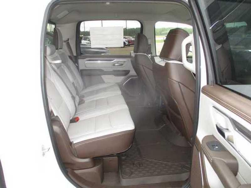 RAM 1500 Laramie Crew Cab SWB 4WD 2026