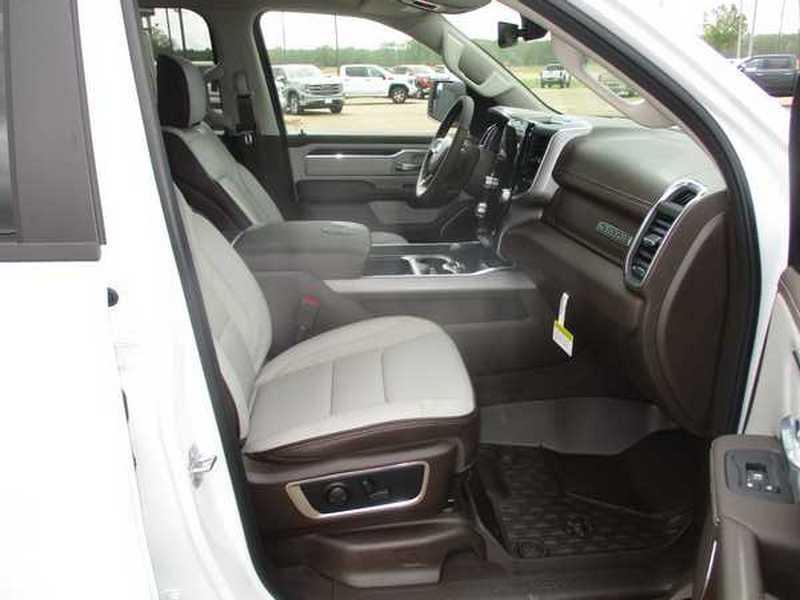 RAM 1500 Laramie Crew Cab SWB 4WD 2026