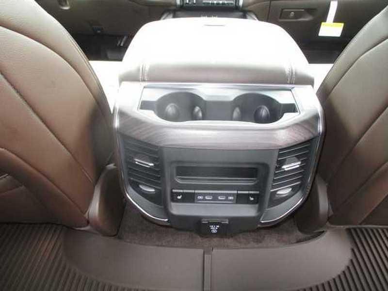 RAM 1500 Laramie Crew Cab SWB 4WD 2026