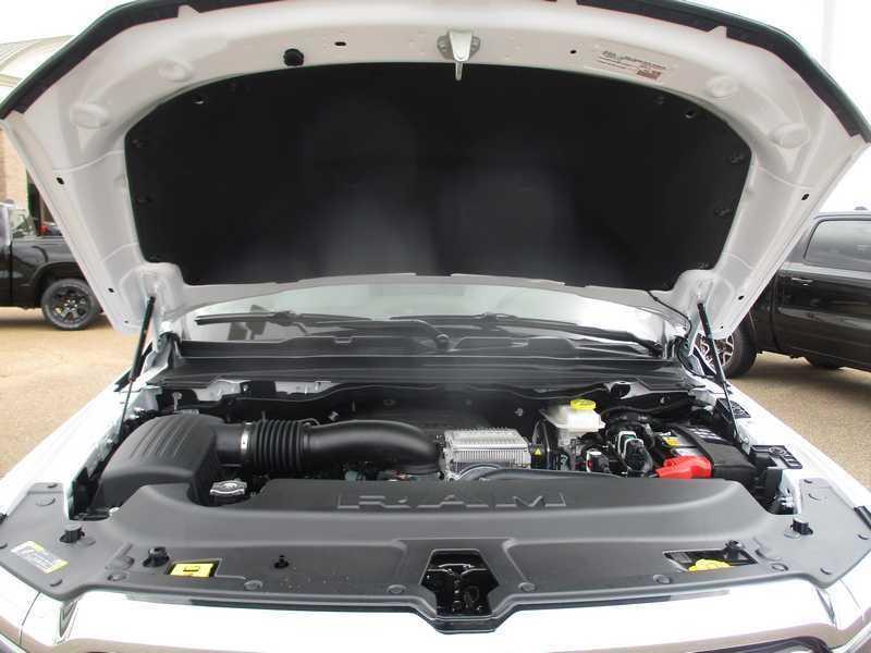 RAM 1500 Laramie Crew Cab SWB 4WD 2026