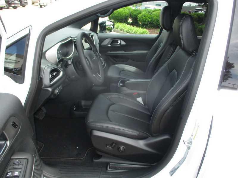 Chrysler Pacifica Select 2027