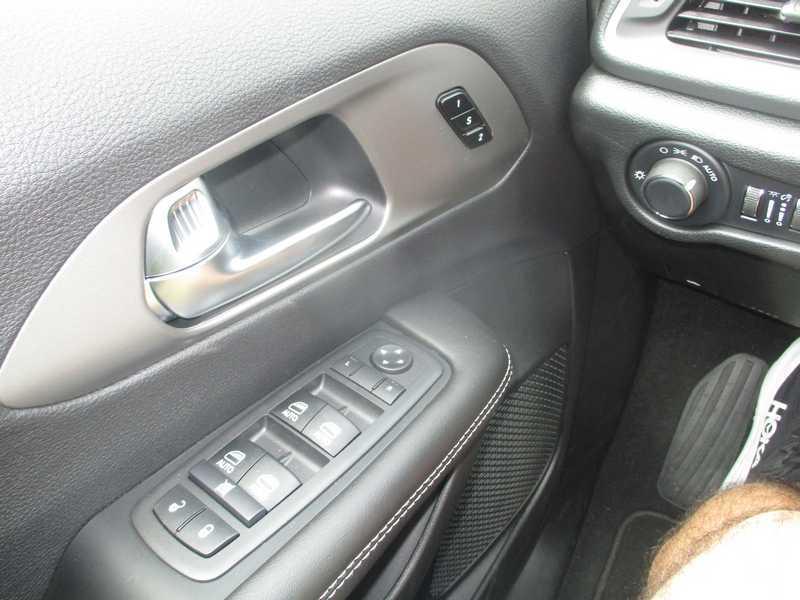 Chrysler Pacifica Select 2027