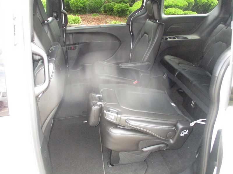 Chrysler Pacifica Select 2027