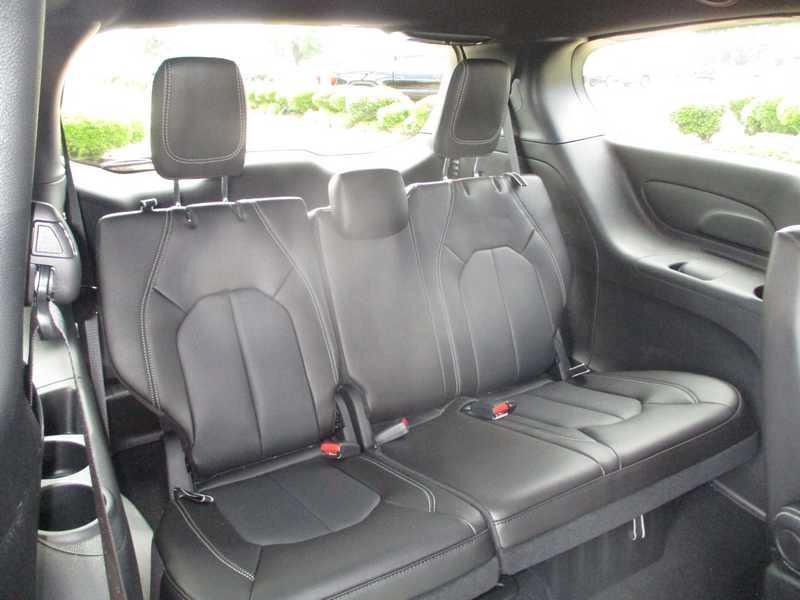 Chrysler Pacifica Select 2027