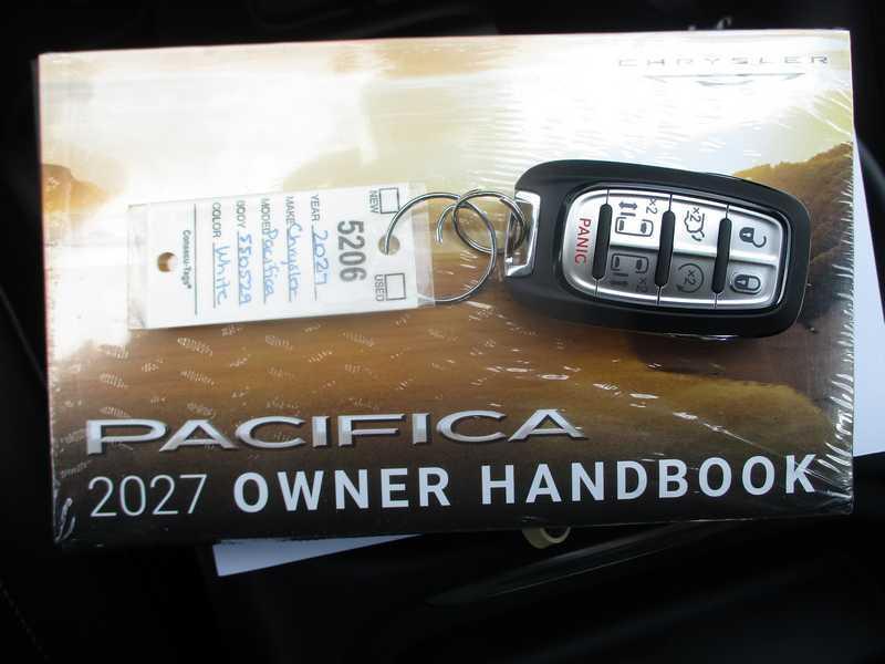 Chrysler Pacifica Select 2027