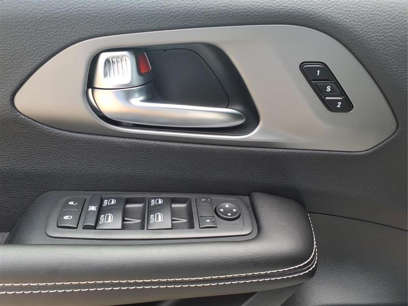 Chrysler Pacifica Select 2027