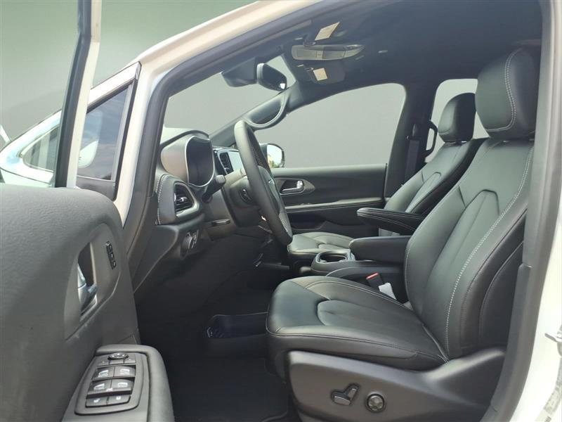Chrysler Pacifica Select 2027