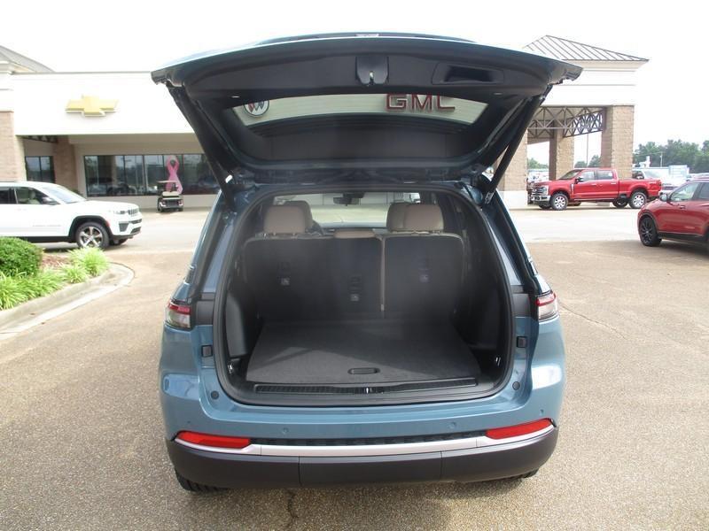 Jeep Grand Cherokee Limited 2WD 2026