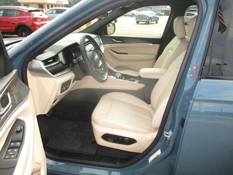 Jeep Grand Cherokee Limited 2WD 2026