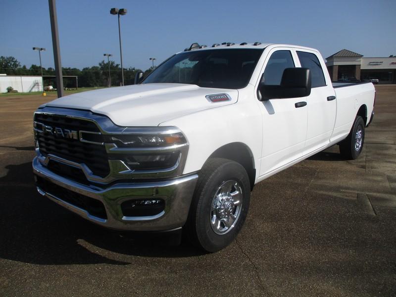 RAM 2500 Tradesman Crew Cab LWB 2WD 2026