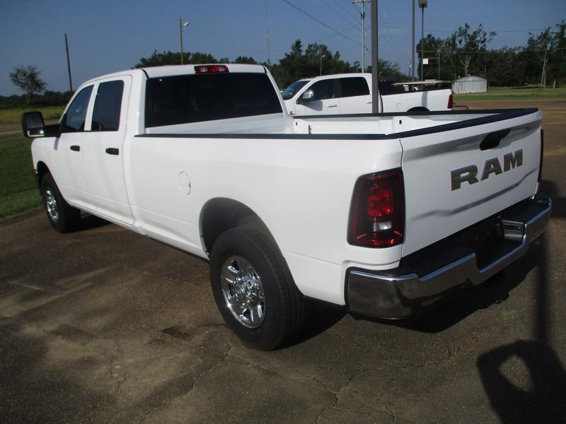 RAM 2500 Tradesman Crew Cab LWB 2WD 2026