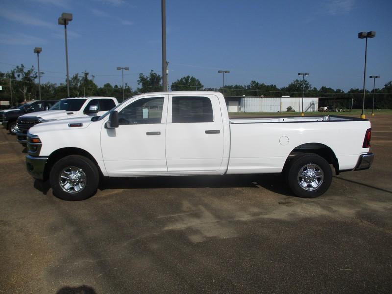 RAM 2500 Tradesman Crew Cab LWB 2WD 2026