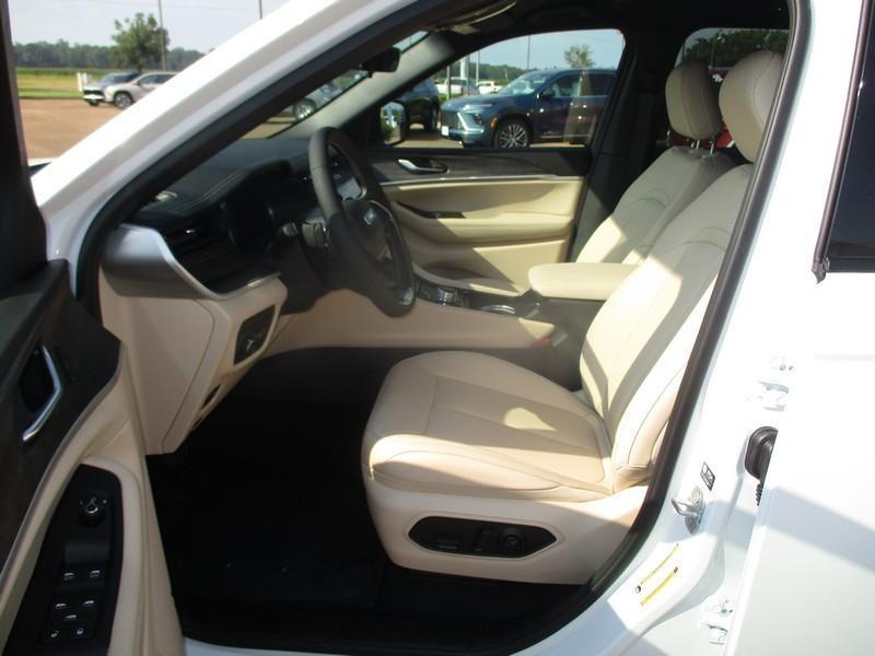 Jeep Grand Cherokee Limited 2WD 2026