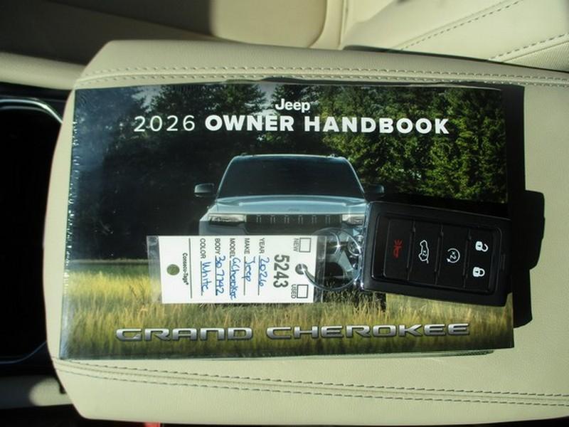 Jeep Grand Cherokee Limited 2WD 2026