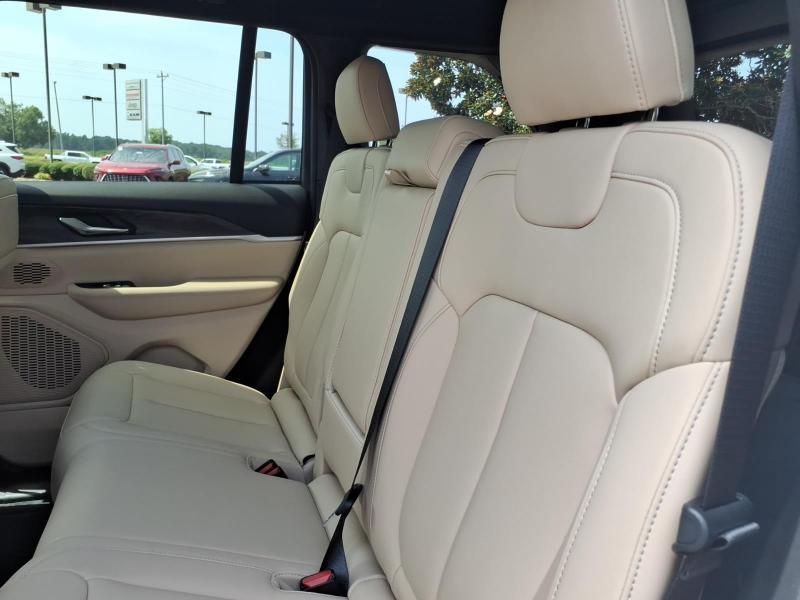 Jeep Grand Cherokee Limited 2WD 2026