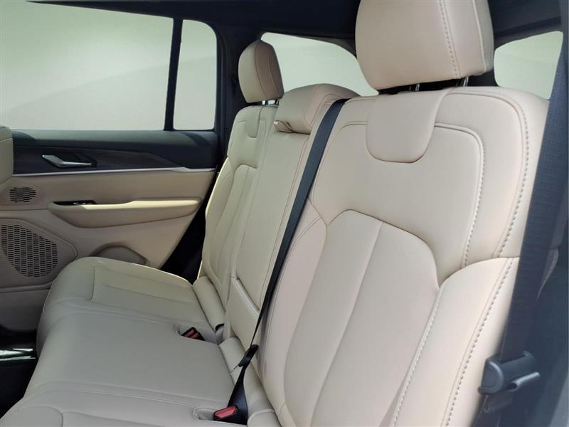 Jeep Grand Cherokee Limited 2WD 2026