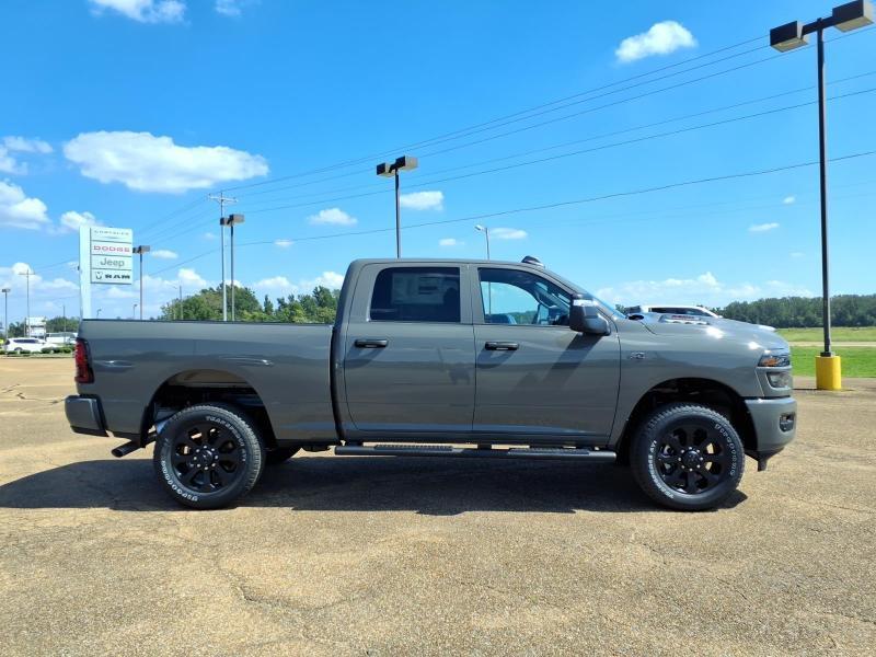 RAM 2500 Tradesman Crew Cab SWB 4WD 2027