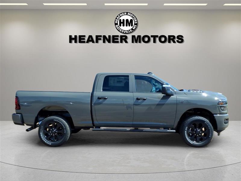 RAM 2500 Tradesman Crew Cab SWB 4WD 2027