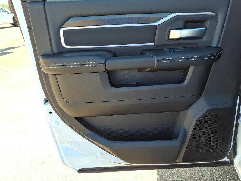 RAM 2500 Tradesman Crew Cab SWB 4WD 2027